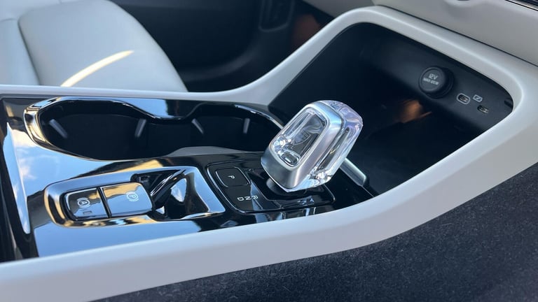 2024 Volvo XC40 Ultra B3 Mild hybrid ESTATE Petrol/Electric Hybrid Automatic