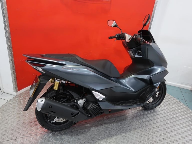 Brand new 2025 Honda PCX125 DX