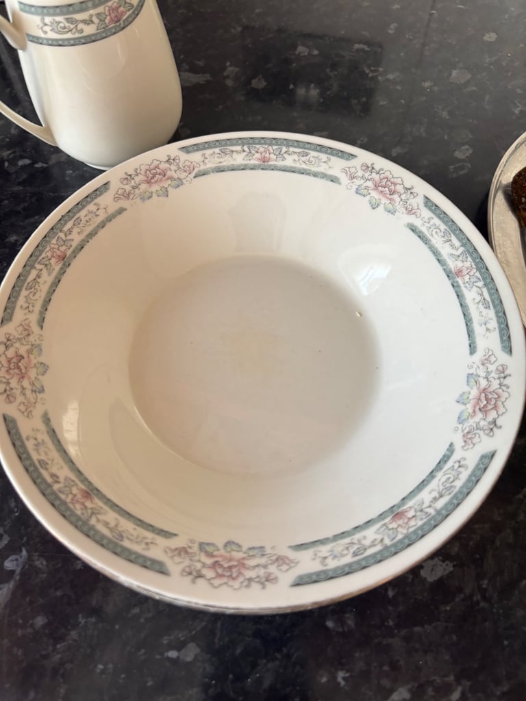Dinner sets and tea set