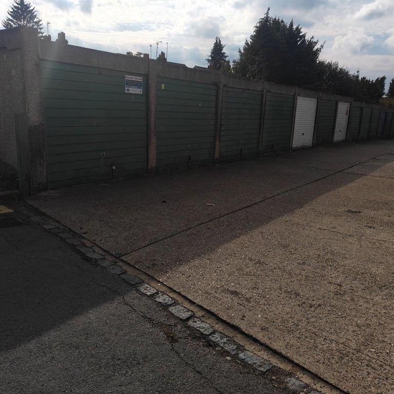 Garage/Parking/Storage to rent: Chester Street, (opp 90), Reading, RG30 1LL