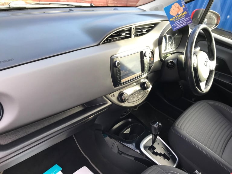 2016 Toyota Yaris 1.5 VVT-h Design E-CVT Euro 6 5dr HATCHBACK Petrol/Electric Hybrid Automatic
