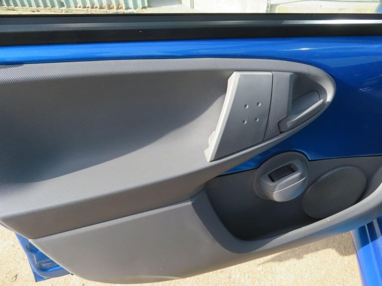 TOYOTA AYGO 1.0 VVT-i Blue MultiMode Euro 5 5dr 2010