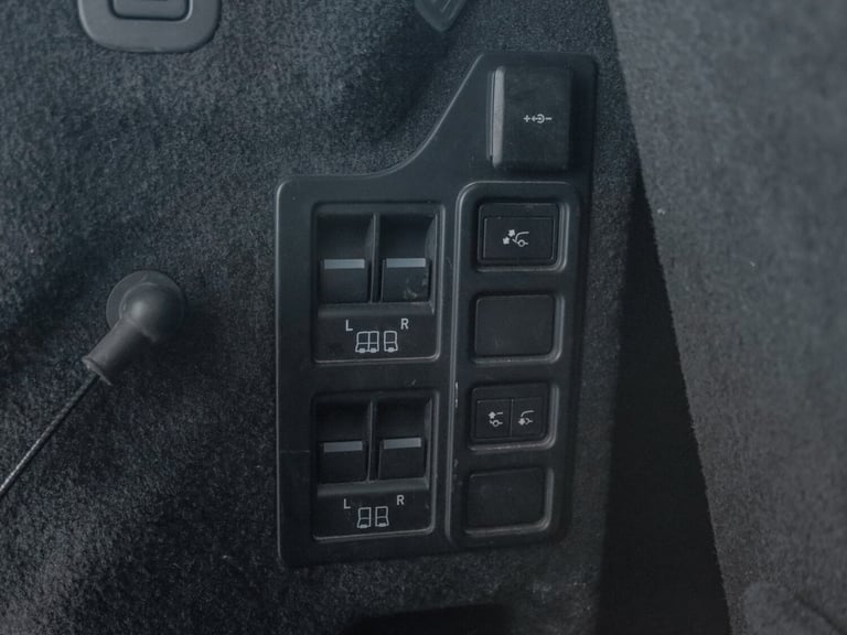 2021 Land Rover Discovery 3.0 D300 R-Dynamic HSE 5dr Auto ESTATE DIESEL Automatic