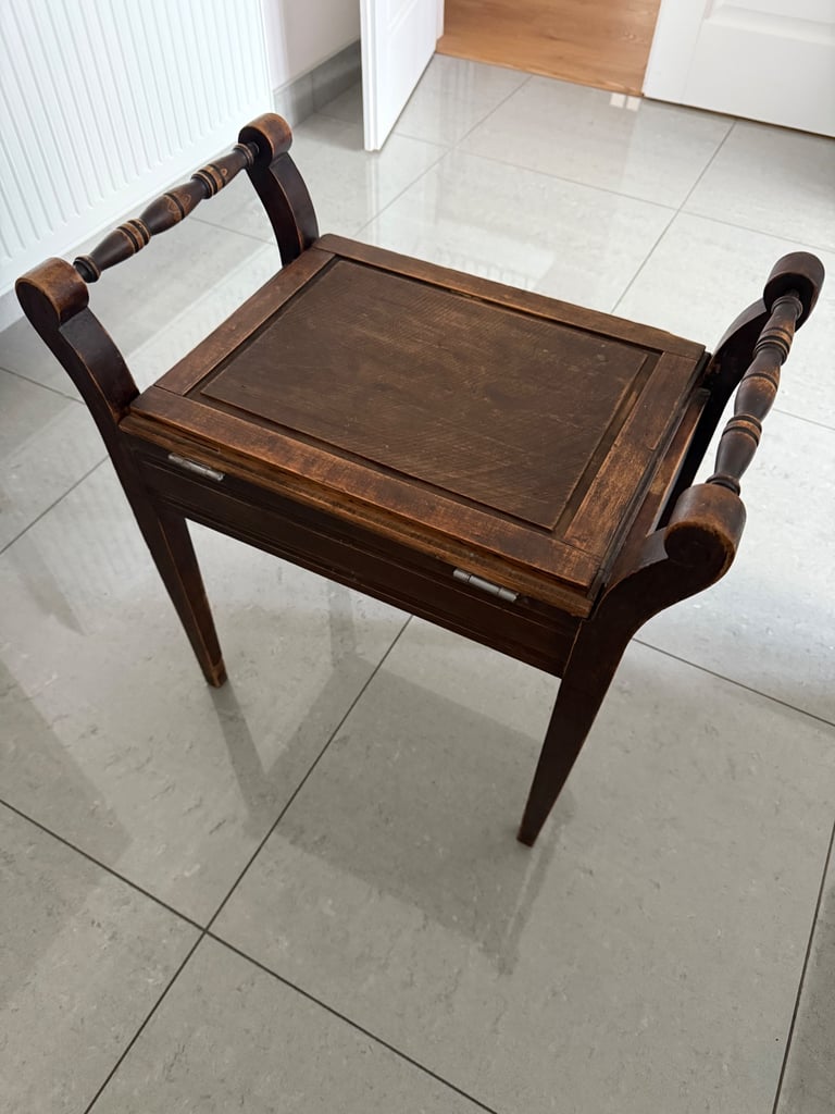 Piano Stool with storage