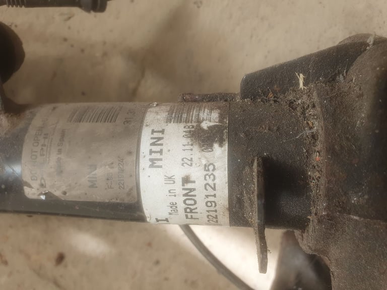 Mini one strut leg, o/s/f front complete used condition 