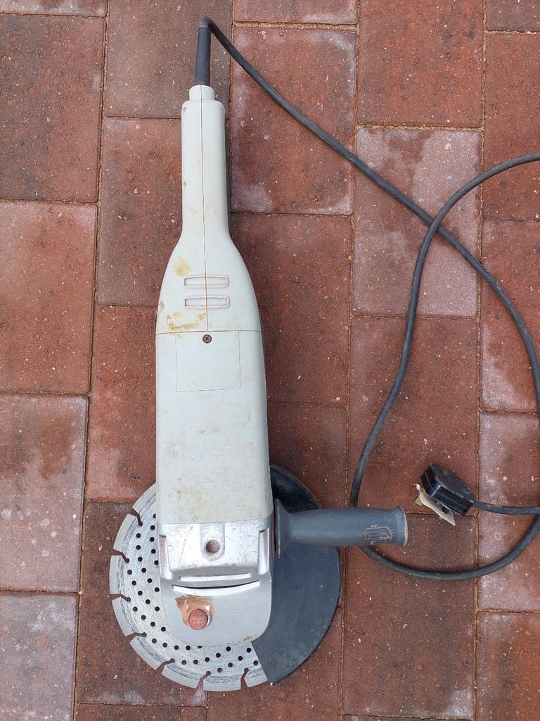 Large angle grinder with diamond blade