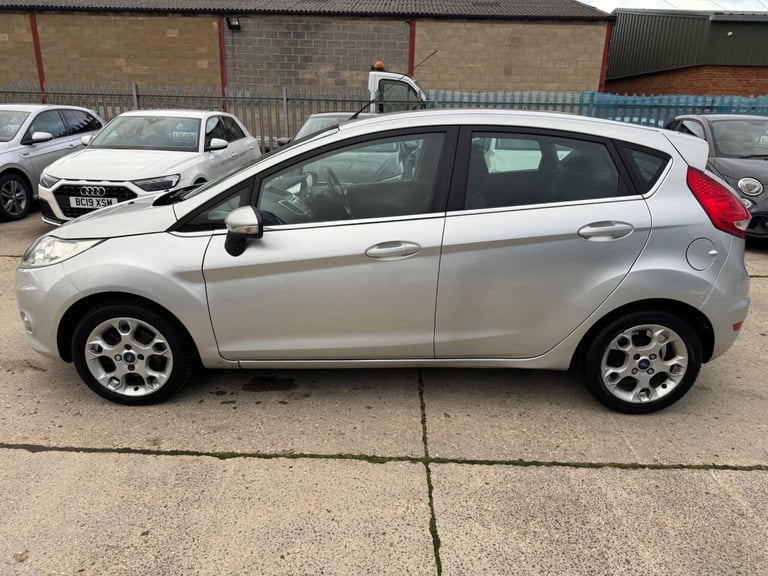 2012 Ford Fiesta 1.4 Zetec 5dr HATCHBACK Petrol Manual