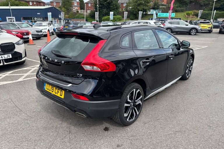 2019 19 VOLVO V40 CROSS COUNTRY 1.5 T3 GPF PRO HATCHBACK 5DR PETROL AUTO EURO 6 