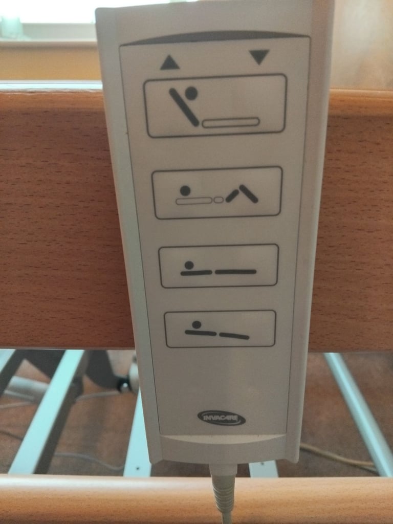 Invacare Medley Ergo Profiling electric hospital bed, With Mattress