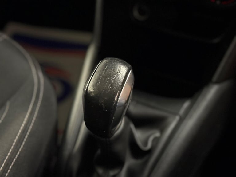 2017 Peugeot 208 1.2 Puretech Allure PETROL/MANUAL/5-DR