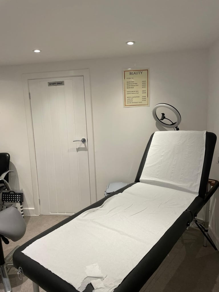 Beauty Salon Space - Burnside Glasgow