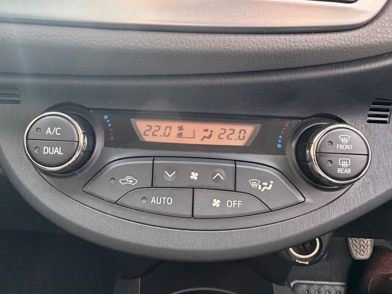 2014 Toyota Yaris 1.33 VVT-I ICON PLUS Hatchback Petrol Manual