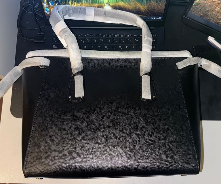 Michael Kors Voyager Medium Crossgrain Leather Tote Bag