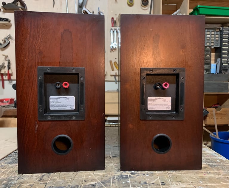Castle Durham Bookshelf Speakers. Mahogany finish.