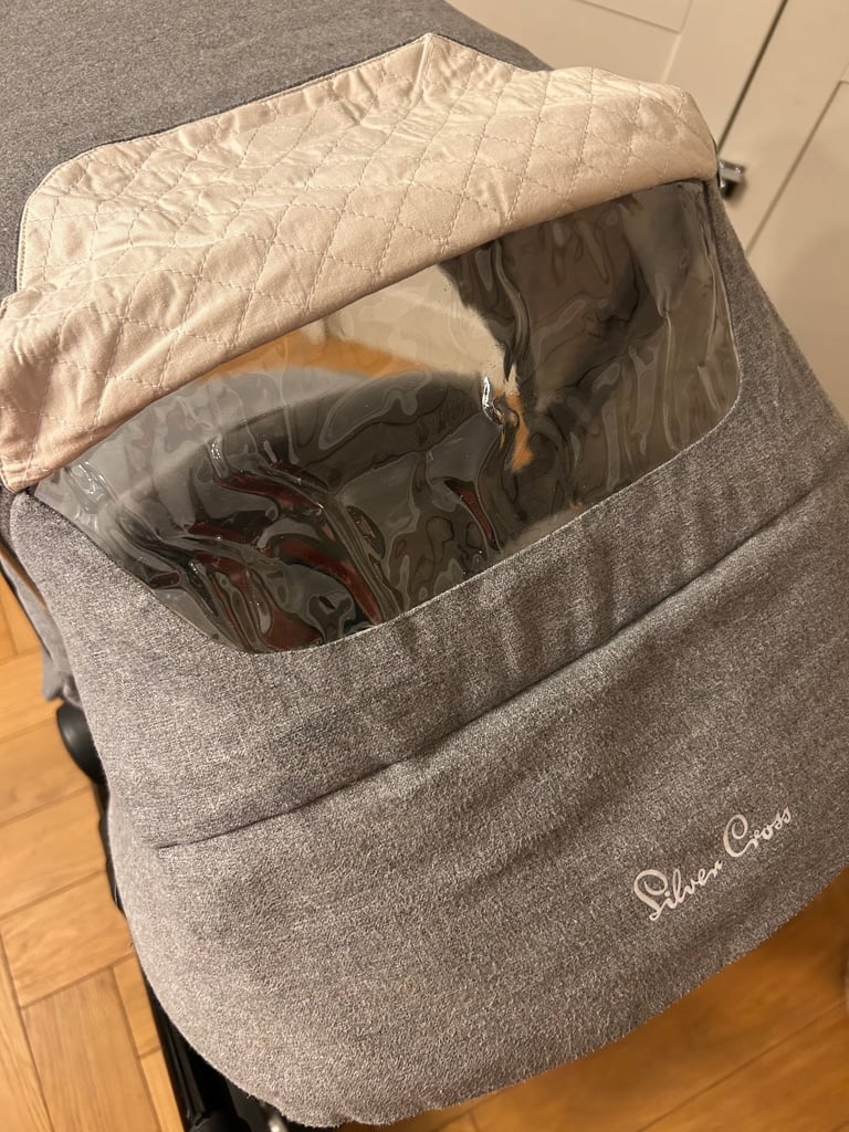 Stylish Limited Edition Silver Cross Pram/ Pushchair, grey with stunning fur liner
