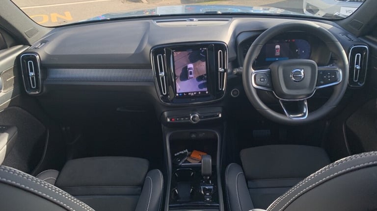 2023 Volvo XC40 Ultimate, B4 mild hybrid, Petrol, Dark ESTATE N/A Automatic