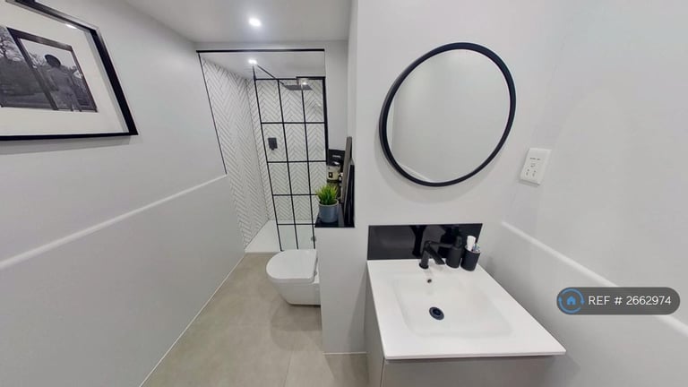 3 bedroom flat in Cavalry Park Drive, Edinburgh, EH15 (3 bed) (#2662974)