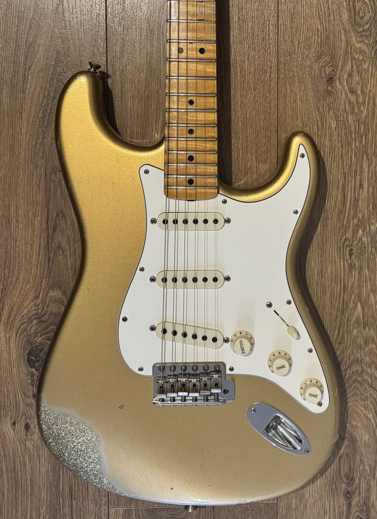 image for Fender Custom Shop Ltd. ’64 Special Stratocaster Relic Aztec Gold over Gold Sparkle