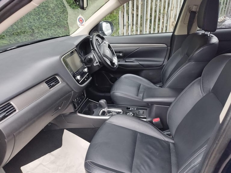 2020 Mitsubishi Outlander 2.0 MIVEC Exceed SUV 5dr Petrol CVT 4WD Euro 6 (s/s) (150 ps) ESTATE Pe...