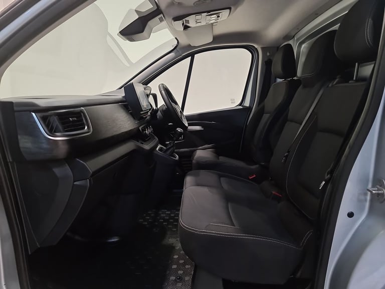 2022 Renault Trafic 2.0 DCI BLUE LL30 SPORT P/V L2 H1 130 BHP LWB Panel Van Diesel Manual