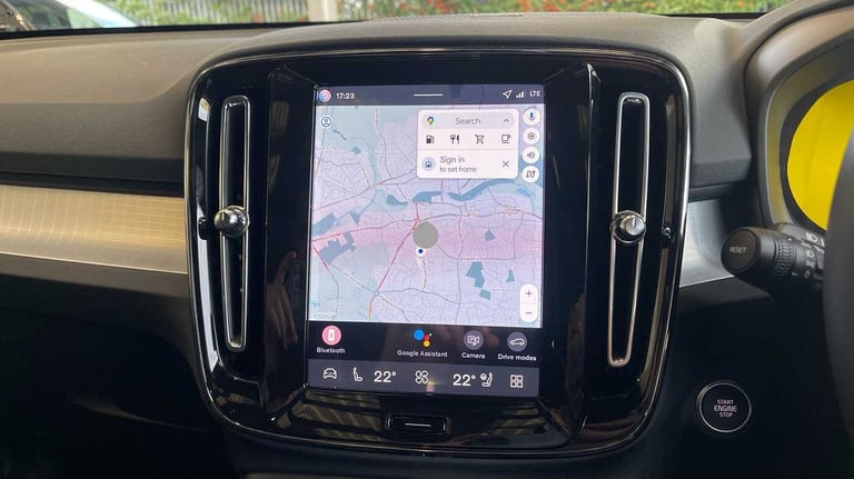 2025 Volvo XC40 2.0 B4P Ultra Black Edition 5dr Auto ESTATE PETROL Automatic