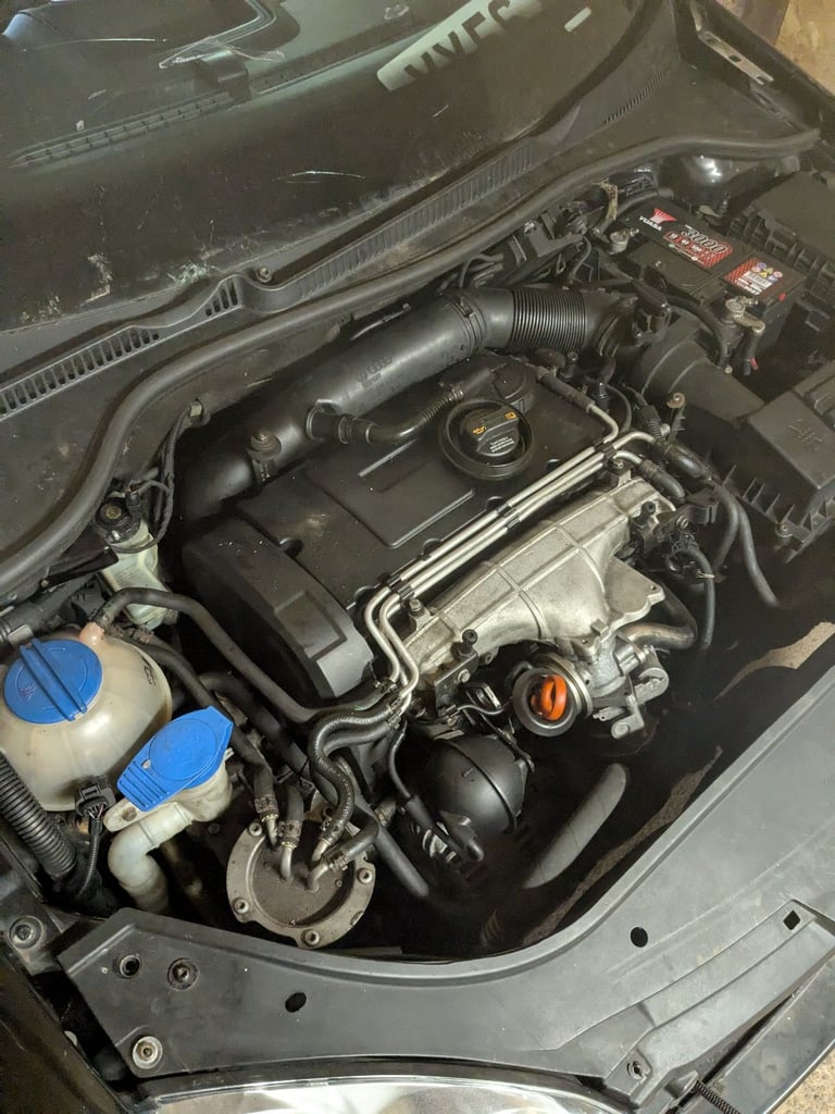 image for Volkswagen Golf MK5 TDi Engine BKD PD 140BHP Complete in Shell 