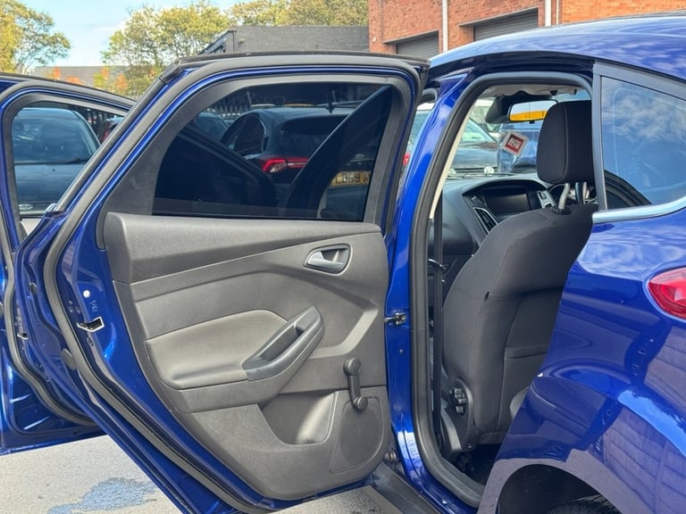 2016 Ford Focus 1.0 EcoBoost 125 Zetec 5dr Auto HATCHBACK PETROL Automatic