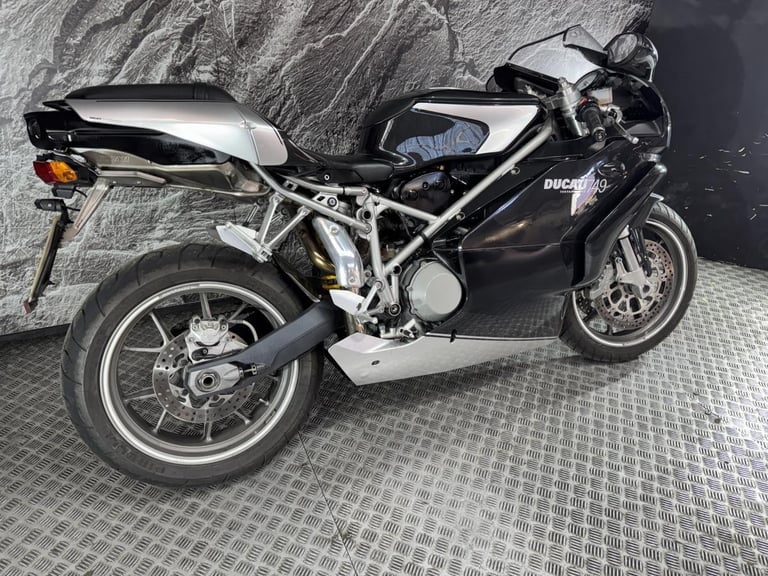 DUCATI 749 DARK 2006