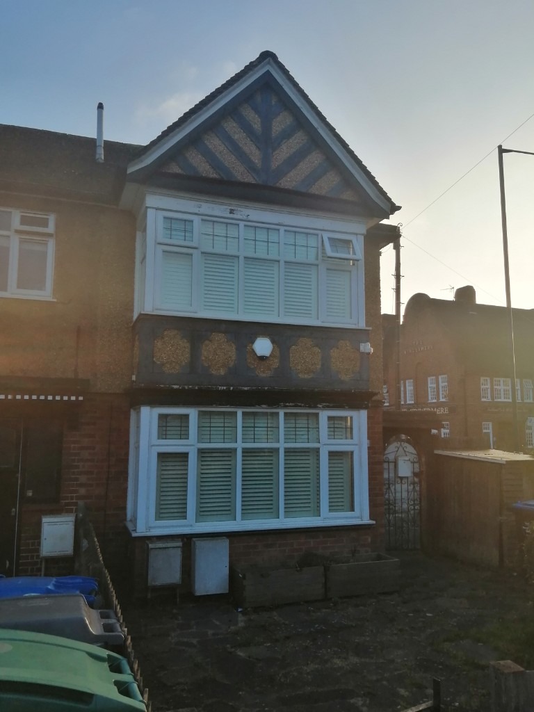 SPACIOUS TWO BEDROOM HOUSE + STUDY (INCL WIFI, HIVE - HEATING MANAGEMENT APP & OSP