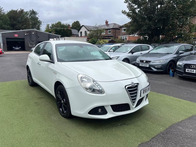 2011 Alfa Romeo Giulietta 1.4 TB MultiAir Lusso Euro 5 (s/s) 5dr HATCHBACK Petrol Manual