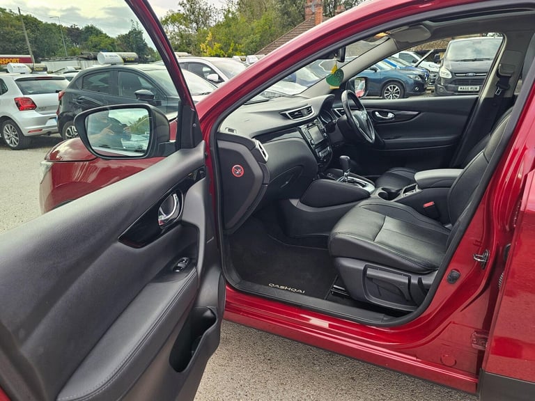 2015 Nissan Qashqai 1.6 dCi Tekna XTRON 2WD Euro 6 (s/s) 5dr HATCHBACK Diesel Automatic