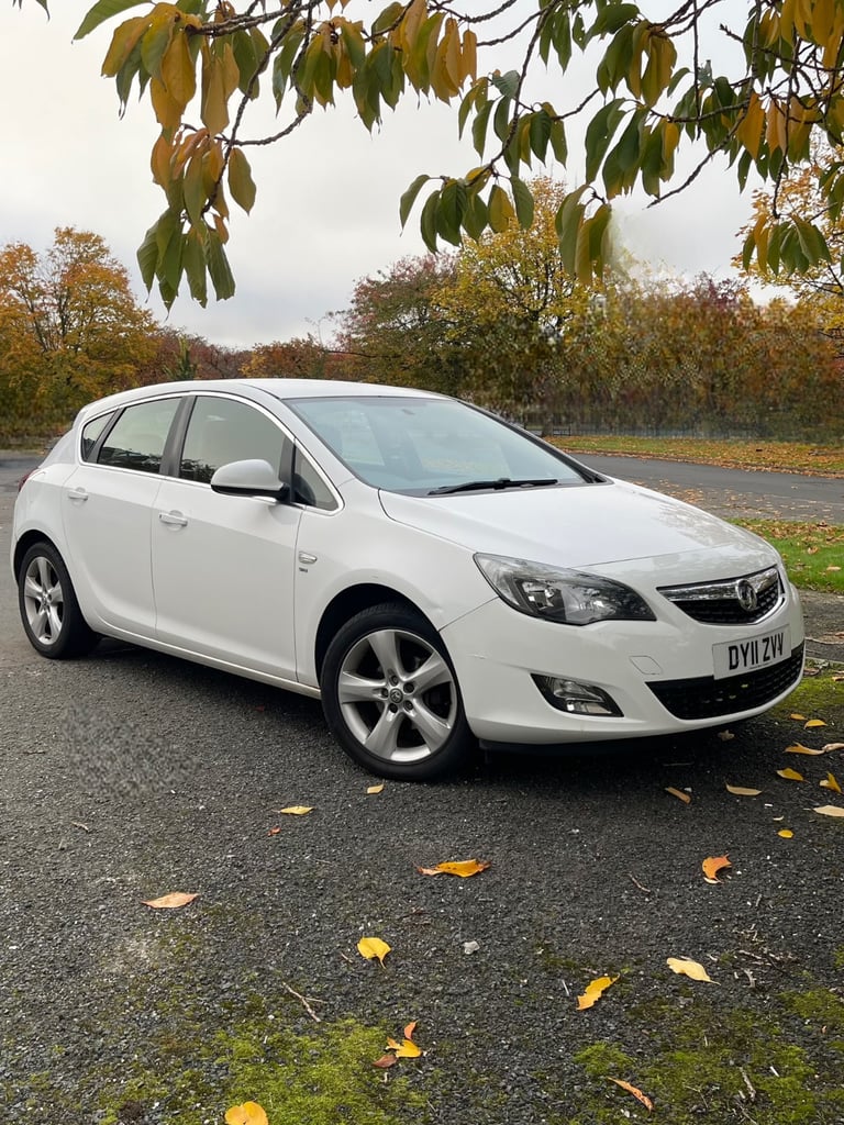 image for Vauxhall Astra Sri 2011 1.4 petrol ulez free long mot 