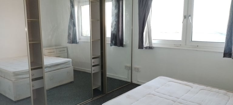 Spacious one bed flat with good privacy and grand view of London