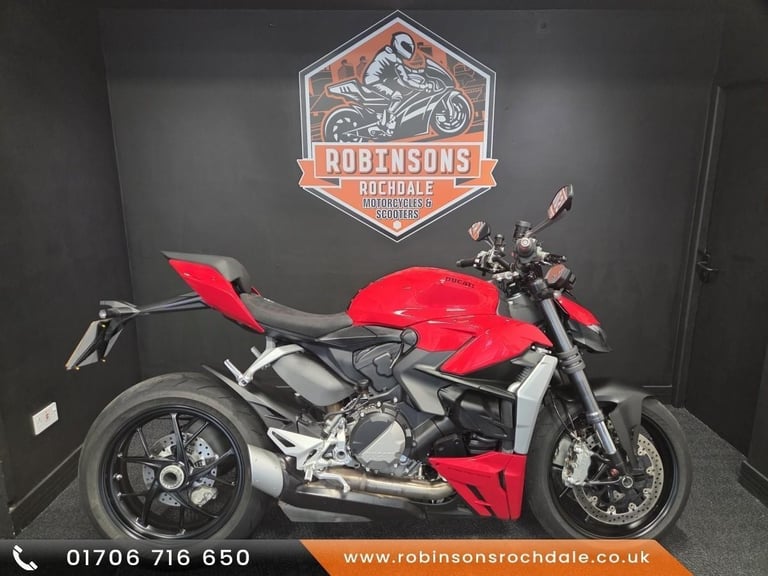 image for 2023 73 reg Ducati Streetfighter V2 in red with only 3078 miles.