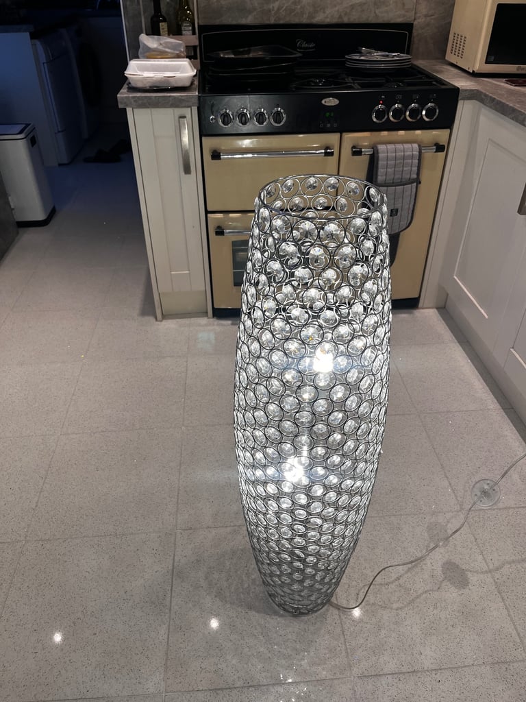 New large free standing light worth £95