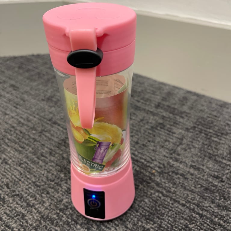 Portable And Rechargeable Juice Blender