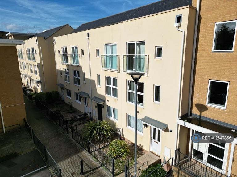 image for 4 bedroom house in Richmond Court, Exeter, EX4 (4 bed) (#2647856)