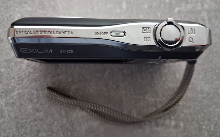 Casio Digital Camera Exilim EX-Z35 12.1MP Black C/W Case, Charger, Cards + More