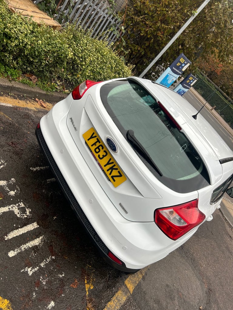 Ford, FOCUS, Hatchback, 2013, Manual, 998 (cc), 5 doors