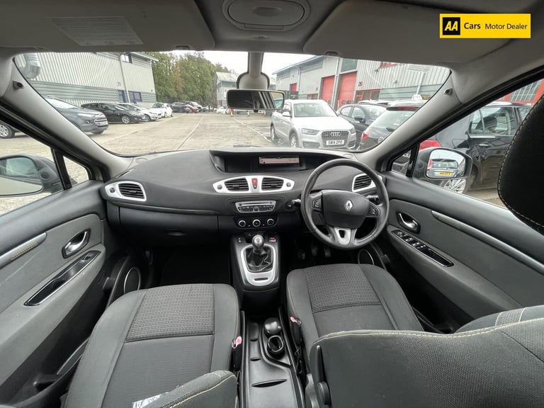 2010 Renault Scenic 1.5 dCi Dynamique TomTom MPV 5dr Diesel Manual Euro 4 (106 ps) MPV Diesel Manual