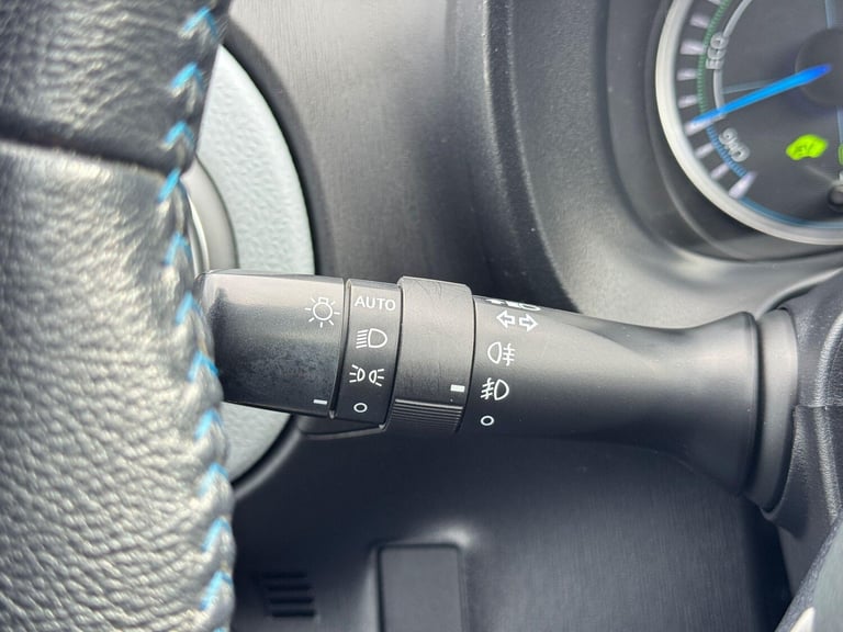  Toyota Yaris 1.5 VVT-h T Spirit CVT Euro 5 5dr Petrol/Electric Hybrid Automatic