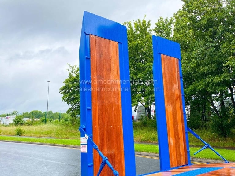 MCCAULEY TANDEM AXLE DRAWBAR LOADER 