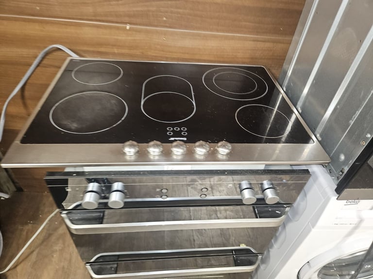 Beko double oven and Smeg hob 