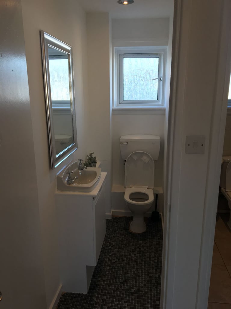 Govan Riverside Apartments (G51 2LN) - 3 bedrooms flat for long term let...