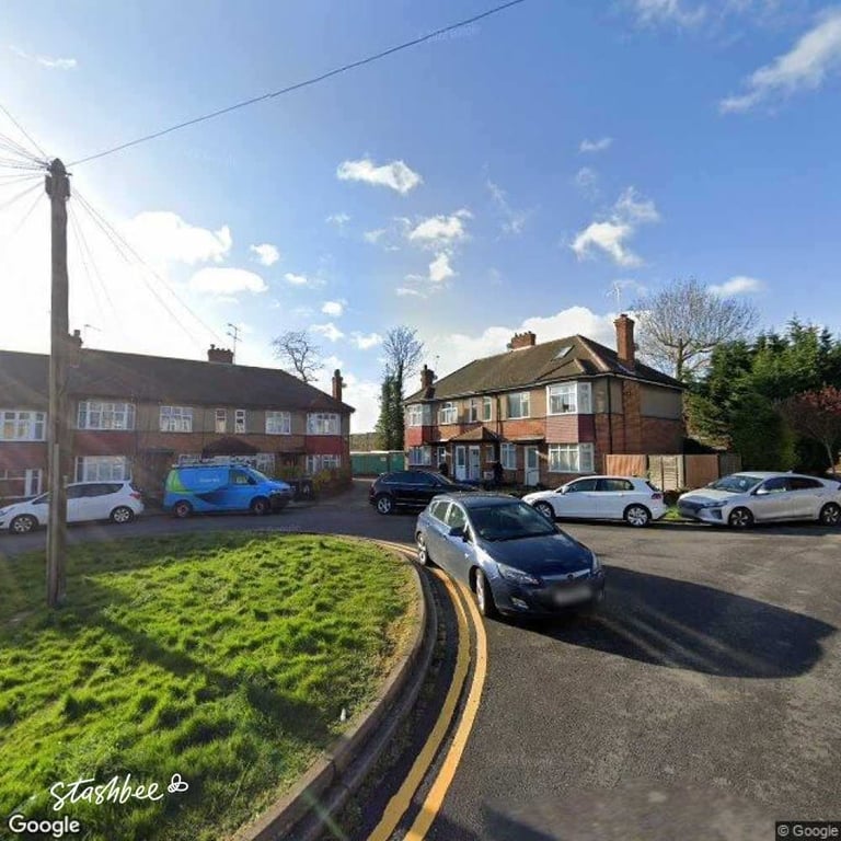 Garage to rent in London (N14) | Stashbee