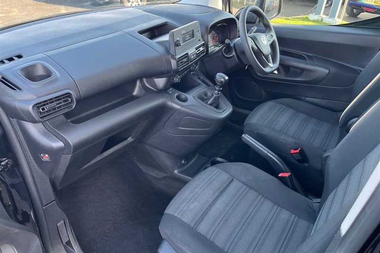 2022 Vauxhall Combo Life 1.5 Turbo D Edition 5dr MPV DIESEL Manual