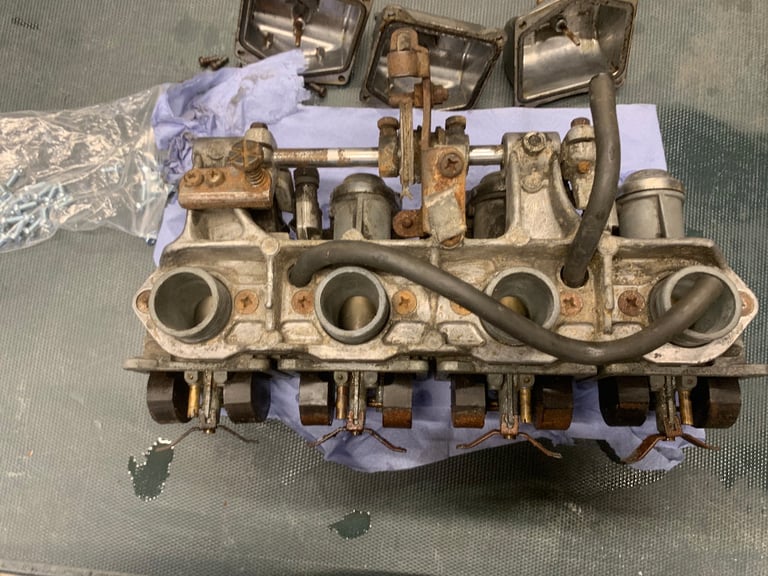 2 Sets of Keihin Carburettors 627B