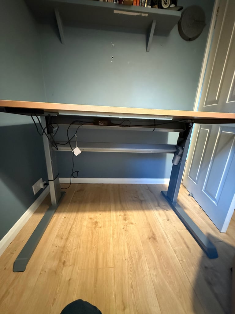 AJ motorised desk in birch sitting or standing 