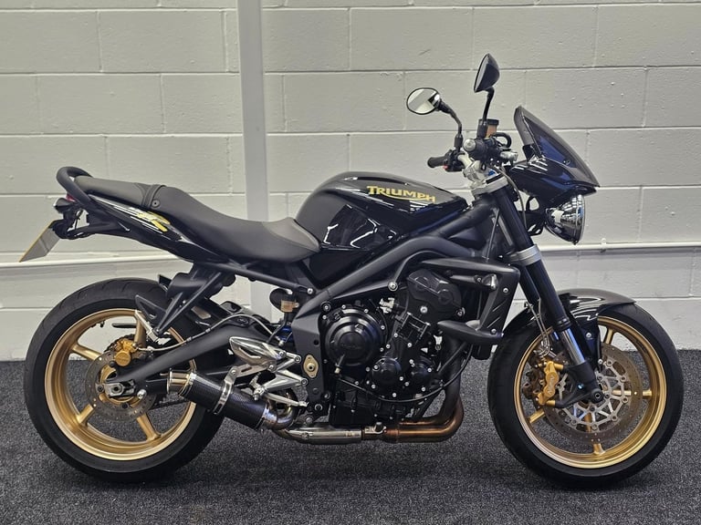 image for TRIUMPH STREET TRIPLE R **LOW MILEAGE - SP ENGINEERING EXHAUST - 12 MONTHS MOT**