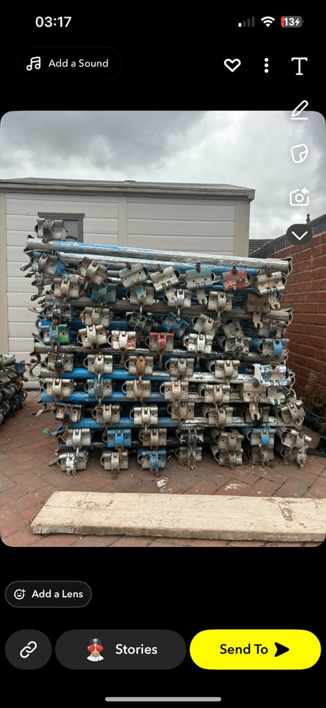 SCAFFOLDING 0.90 per ft. Boards £9